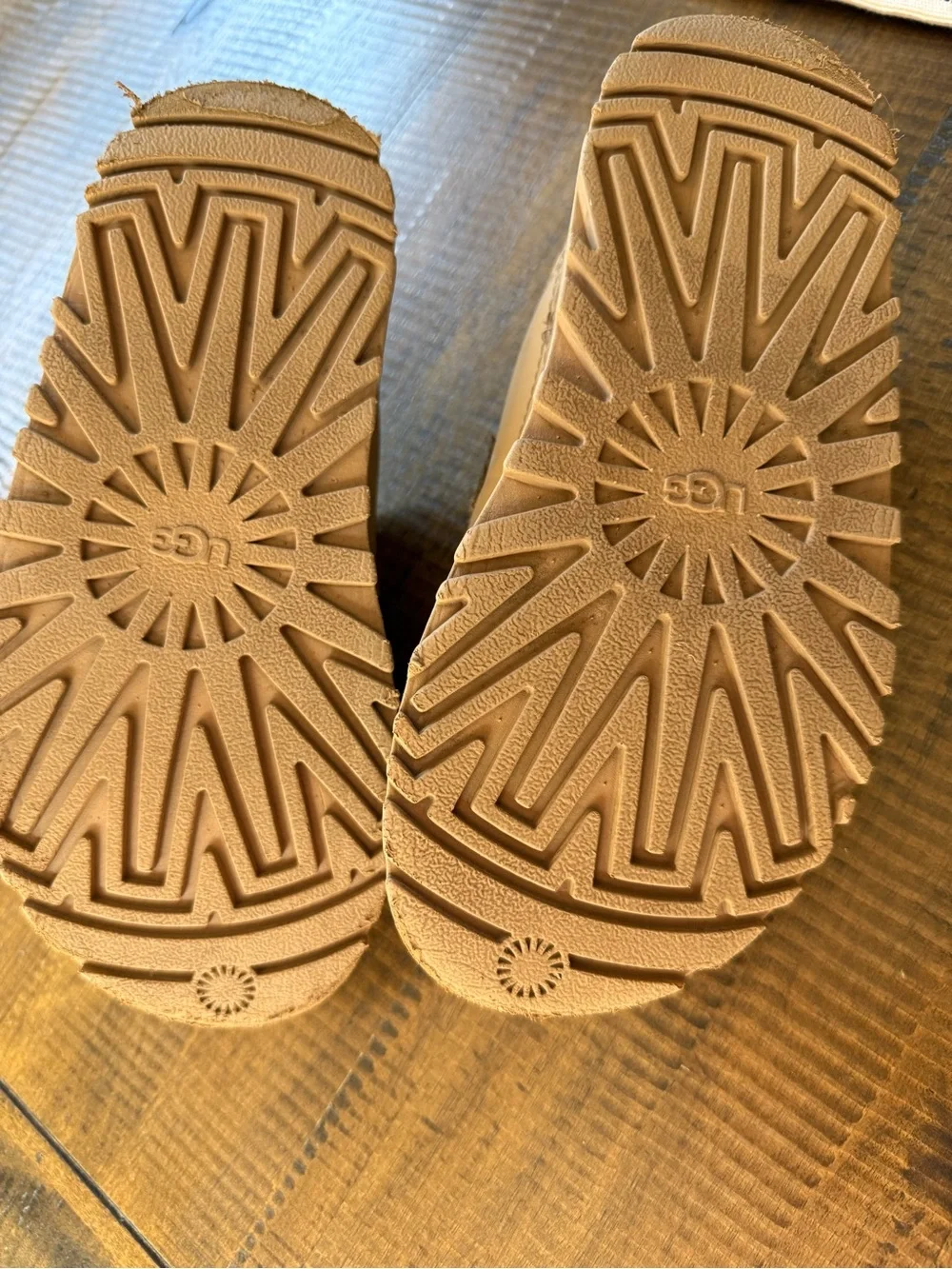 UGG youth slide
